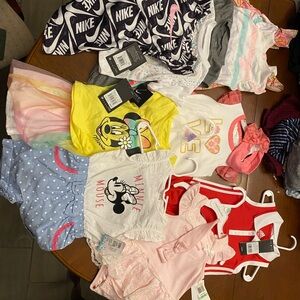 Nike Infant Apparel Set - Black, White, Yellow